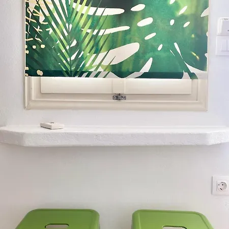 La Cueva Milos Adamantas (Milos)