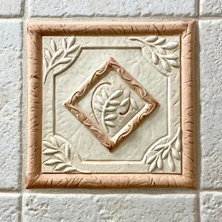 La Cueva Milos Adamantas (Milos)