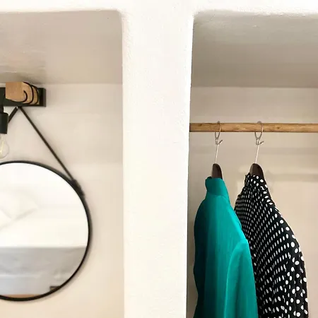 La Cueva Milos * Adamantas (Milos)