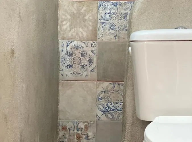 La Cueva Milos Apartment