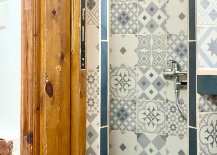 La Cueva Milos Apartment