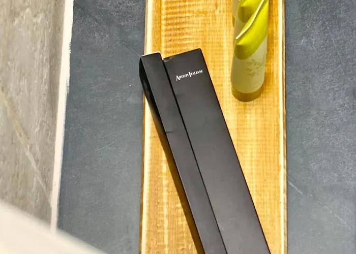 La Cueva Milos Apartment *