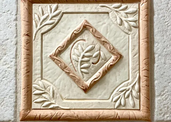 La Cueva Milos Adamantas (Milos)