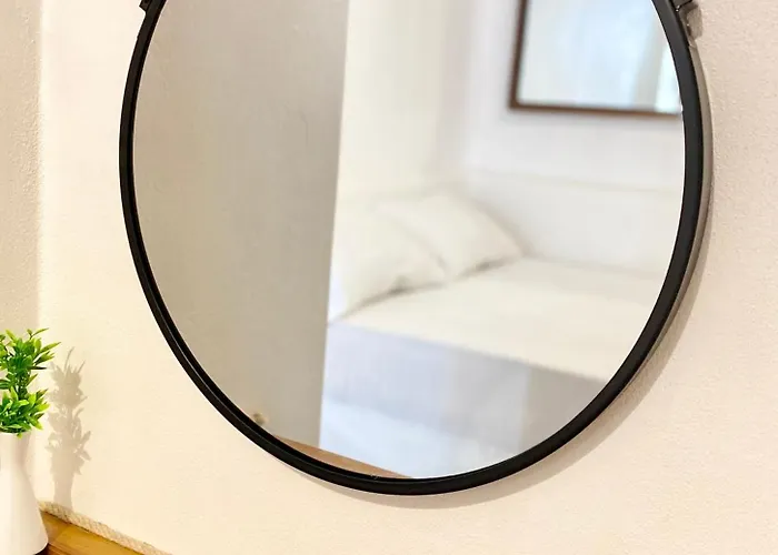 La Cueva Milos * Adamantas (Milos)