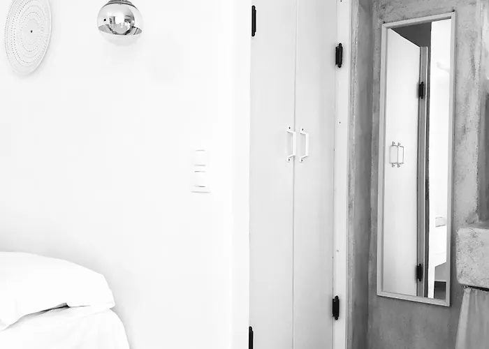 Apartment La Cueva Milos Adamantas (Milos)