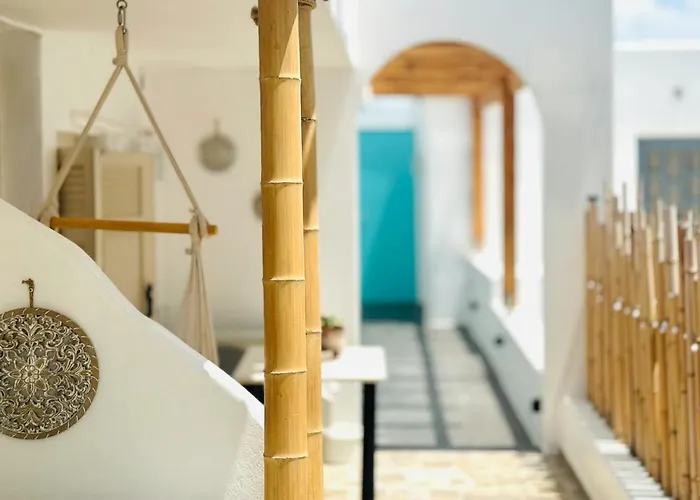 La Cueva Milos * Adamantas (Milos)