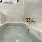 La Cueva Milos Apartmán *