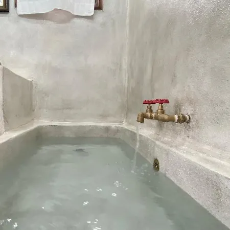 La Cueva Milos Appartement *