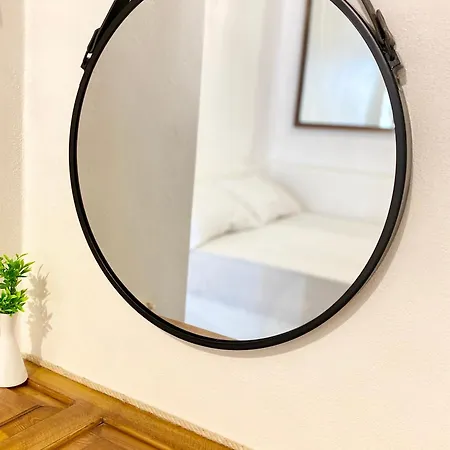 La Cueva Milos * Adamantas (Milos)