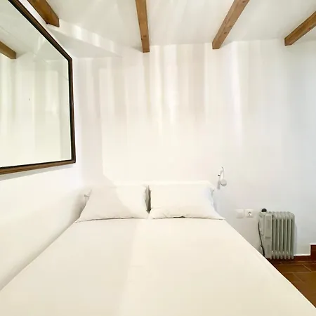 La Cueva Milos * Adamantas (Milos)