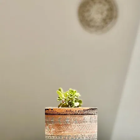 La Cueva Milos Adamantas (Milos)