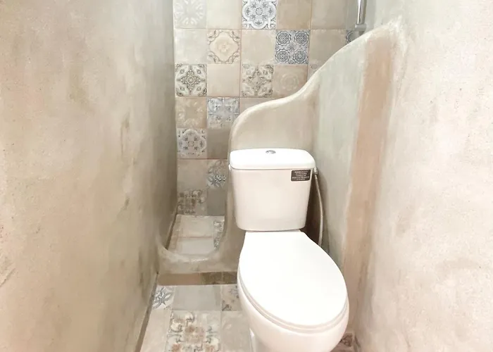 La Cueva Milos * Adamantas (Milos)